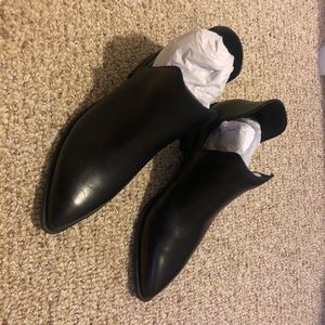 NWT Steve Madden Joella Black Leather Bootie